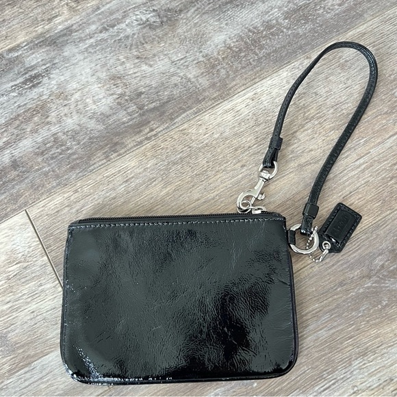 Like New! Coach Poppy Silver & Black Patent Leather Mini Wristlet - Picture 4 of 7